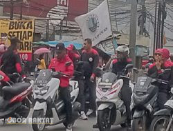 Ribuan Buruh Bekasi Gelar Aksi Tuntut Pecat Bey Machmudin dan UMSK 2025 