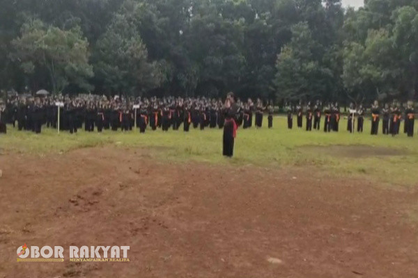 Jakarta, Obor Rakyat - Perguruan Putra Setia, salah satu perguruan pencak silat terkemuka di Indonesia, sukses menggelar Ujian Kenaikan Tingkat (UKT) yang diikuti oleh sekitar 200 peserta dari berbagai tingkatan, mulai dari tingkat satu hingga pelatih senior.
