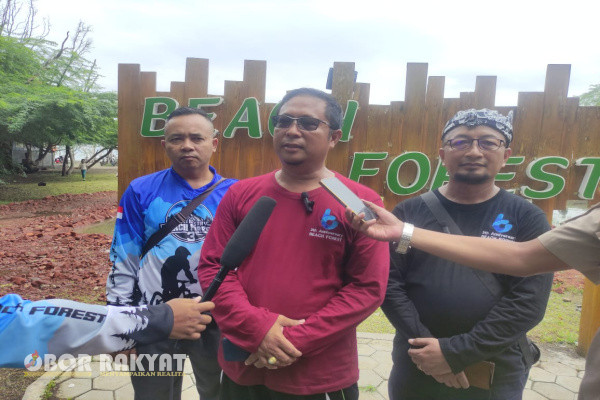 Situbondo, Obor Rakyat - Tepat di usianya yang ke-3, Pengelola Wahana Wisata pantai Beach Forest bekerjasama Perum Perhutani Bondowoso, Bank Jatim dan Dinas Pariwisata Kabupaten Situbondo, menggelar acara Fun Bike Anniversary Beach forest 3, Minggu (29/12/2024).
