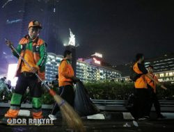 Dinas LH DKI Jakarta Kerahkan Ribuan Personel Tangani Sampah Malam Tahun Baru