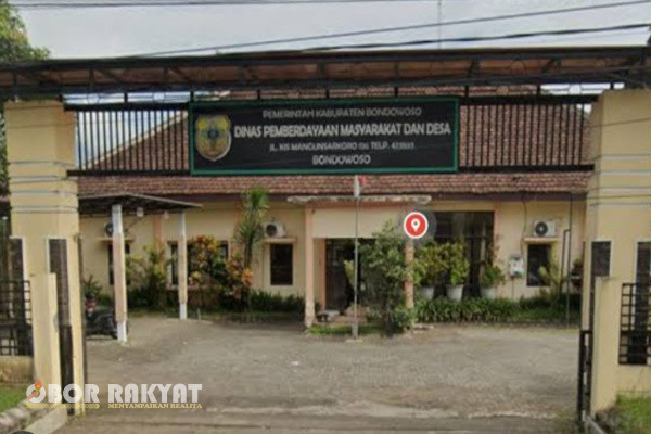 Bondowoso, Obor Rakyat - Berawal dari meledaknya pembicaraan dari salah satu perangkat desa di group WhatsApp (WA), terkait Gaji tambahan dari Provinsi Jawa Timur (Jatim) sebesar Rp500 ribu, bahwa sejak bulan Juli hingga awal Desember 2024 telah melakukan koordinasi dengan Dinas Pemberdayaan Masyarakat dan Desa (DPMD) kabupaten Bondowoso, namun tidak ada respons.