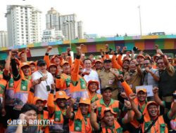 Wamen LH Apresiasi Dedikasi Petugas Kebersihan Dinas LH DKI Jakarta 