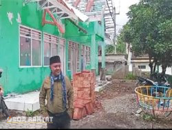 Memasuki Tahun 2025, Pemdes Jetis Bondowoso Rehab Atap TK Melalui Dana Desa 2024, Kok Belum Selesai?