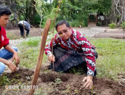 Pengelola Wisata Beach Forest di Situbondo Lakukan Reboisasi dan Pengkayaan Tanaman 