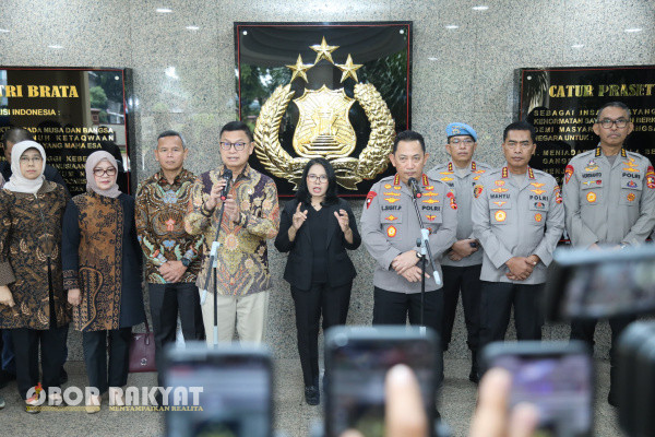 Jakarta, Obor Rakyat - Kapolri Jenderal Polisi Drs. Listyo Sigit Prabowo menerima kunjungan Kepala Badan Pengawasan Obat dan Makanan (BPOM) Taruna Ikrar di Rupatama Mabes Polri, Jakarta Selatan.