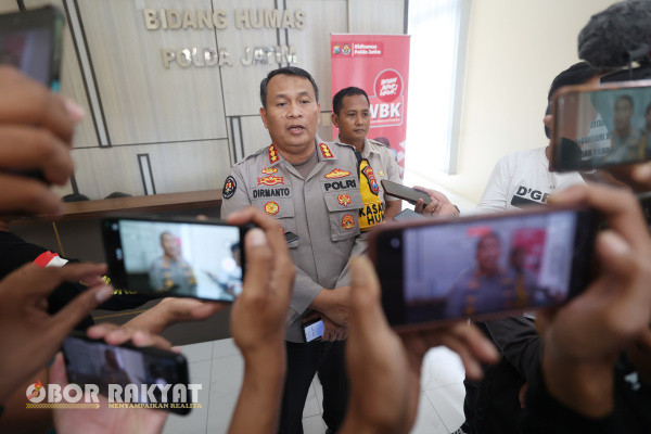 Surabaya, Obor Rakyat - Kepolisian Daerah Jawa Timur (Polda Jatim), menurun tim untuk memback up Polres Mojokerto melakukan penyelidikan terhadap ledakan di Desa Sumolawang, Kecamatan Puri.