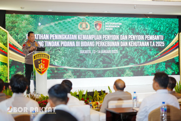 Jakarta, Obor Rakyat - Kapolri Jenderal Pol. Listyo Sigit Prabowo menghadiri kegiatan pelatihan peningkatan kemampuan penyidik dan penyidik pembantu tindak pidana di bidang perkebunan dan kehutanan.