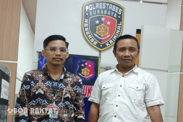 Surabaya, Obor Rakyat - Kasus meninggalnya inisial FP warga Benowo Krajan V/26, Surabaya, masih terus bergulir, terkini perkara itu dilimpahkan ke unit Jatanras Polrestabes Surabaya.