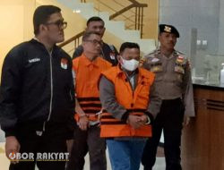 KPK Tahan Bupati Situbondo, Karna Suswandi Terkait Dugaan Rasuah Pengelolaan Dana PEN