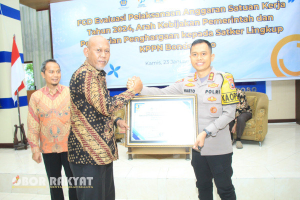 Bondowoso, Obor Rakyat - Kepolisian Resor (Polres) Bondowoso meraih penghargaan dari kantor pelayanan perbendaharaan Negara (KPN) Bondowoso.