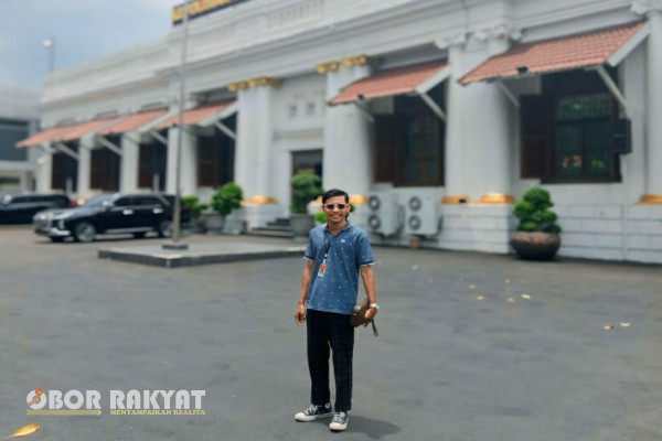 Surabaya, Obor Rakyat - I Komang Aries Dharmawan, S.H., M.H. dan rekan-rekan rupanya terus mengawal kasus dugaan penganiayaan yang menimpa FP warga Benowo Krajan. Terbaru, lima orang bakal dipanggil Polisi untuk dimintai keterangan.