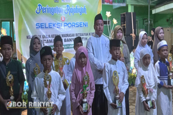 Situbondo, Obor Rakyat - Setiap Lembaga sekolah mempunyai cara bagaimana lembaga yang di kelolanya untuk selalu berprestasi karena tidak lepas dari visi dan misinya untuk memajukan dan mencerdaskan anak didiknya supaya selalu unggul dan bermutu.