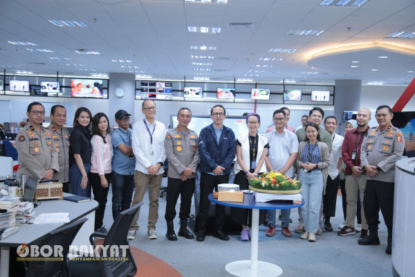 Jakarta, Obor Rakyat - Kadivhumas Polri Irjen. Pol. Sandi Nugroho beserta jajaran melakukan media visit ke Kompas Gramedia.