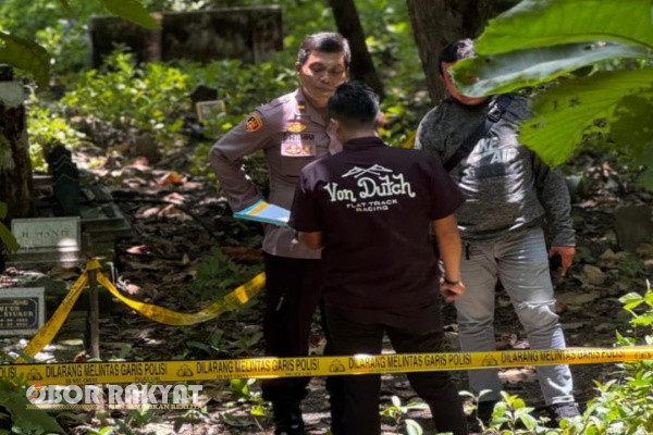 Surabaya, Obor Rakyat - Teka-teki Kematian FP warga Benowo Krajan, Pakal, Surabaya, yang diduga dianiaya hingga tewas beberapa bulan lalu, rupanya segera terjawab, dan Polisi pun akan menetapkan para pelaku yang ikut andil dalam peristiwa tersebut.