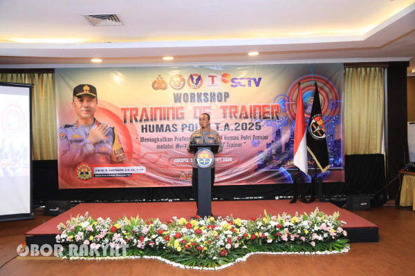 Jakarta, Obor Rakyat - Kadiv Humas Polri Irjen. Pol. Sandi Nugroho membuka workshop training of trainer Polri Tahun Anggaran 2025.