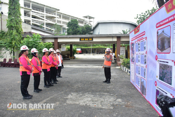 Jakarta, Obor Rakyat - Polri dan Bhayangkari meluncurkan Program Pekarangan Pangan Lestari (P2L) di Akademi Kepolisian (Akpol) Semarang, Senin (24/2/2025).