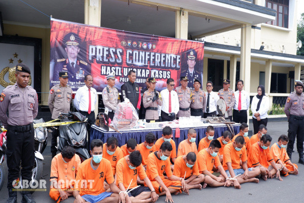 Bondowoso, Obor Rakyat - Guna menciptakan keamanan, ketertiban, dan ketentraman masyarakat, Kepolisian Resor (Polres) Bondowoso gencar melaksanakan patroli untuk menumpas para pelaku tindak kejahatan yang ada di bumi Ki Ronggo ini.