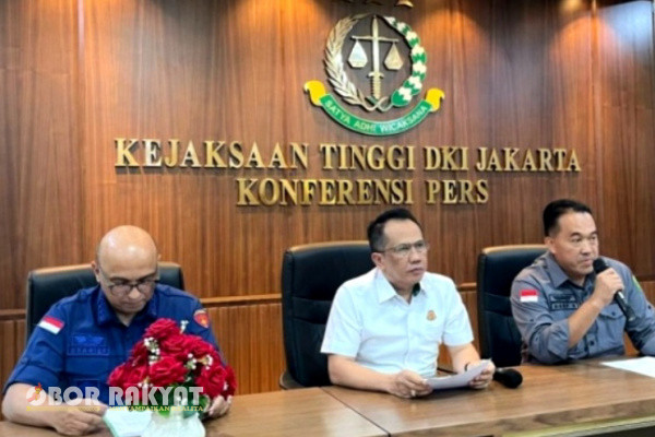 Jakarta, Obor Rakyat - Azam Akhmad Akhsya (Az) , JPU Kejaksaan Negeri Jakarta Barat (Kejari Jabar), terlibat dalam penerimaan suap atau gratifikasi sebanyak Rp 11,5 miliar, ditangkap Kejaksaan Tinggi (Kejati) DKI Jakarta.