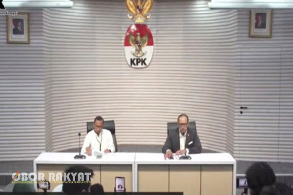 Jakarta, Obor Rakyat - Komisi Pemberantasan Korupsi (KPK) menetapkan lima orang sebagai tersangka kasus dugaan korupsi pemberian fasilitas kredit oleh Lembaga Pembiayaan Ekspor Indonesia (LPEI).