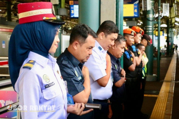 Jakarta, Obor Rakyat – PT Kereta Api Indonesia (KAI) Daerah Operasi 1 Jakarta memberikan update data penumpang kereta api (KA) untuk periode Angkutan Lebaran 2025 yang berlangsung pada 21 Maret hingga 11 April 2025.