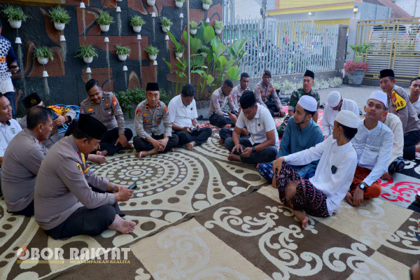 Bondowoso, Obor Rakyat - Dalam rangka menjaga situasi kantibmas yang kondusif wilayah Bondowoso di bulan suci Ramadhan, Kapolres Bondowoso AKBP Harto Agung Cahyono, terus membangun kemitraan dan sinergi dengan semua elemen masyarakat salah satunya adalah tokoh agama atau ulama.