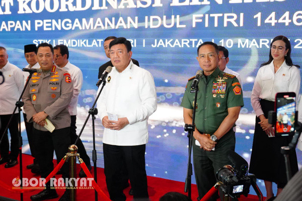 Jakarta, Obor Rakyat - Menanggapi pertanyaan publik, Panglima TNI Jenderal TNI Agus Subiyanto menegaskan, bahwa setiap prajurit yang menduduki jabatan sipil, harus melalui ketentuan hukum yang berlaku.