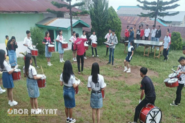 Hal serupa juga dilakukan oleh Yayasan Pendidikan Bintang Timur yang menaungi lembaga SMP, SMA dan SMK, baru-baru ini mendapat kunjungan dari SMP Negeri 3 Kuwus Barat, Sabtu (8/3/2025) lalu.