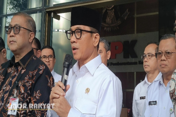 Jakarta, Obor Rakyat - Menteri Desa, Pembangunan Daerah Tertinggal, dan Transmigrasi (Mendes PDTT), Yandri Susanto, mengungkapkan temuannya terkait ada oknum yang diduga menyalahgunakan anggaran dana desa untuk kepentingan yang tidak semestinya, seperti judi online hingga pembuatan website fiktif.