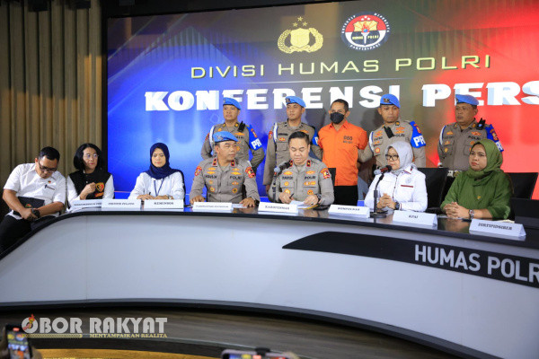 Jakarta, Obor Rakyat – Kepolisian Negara Republik Indonesia (Polri) secara resmi menetapkan FWLS, eks Kapolres Ngada, sebagai tersangka dalam kasus kekerasan seksual terhadap anak di bawah umur.