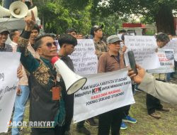 Masyarakat Situbondo Tuntut korupsi Wasbang di Kantor KPK