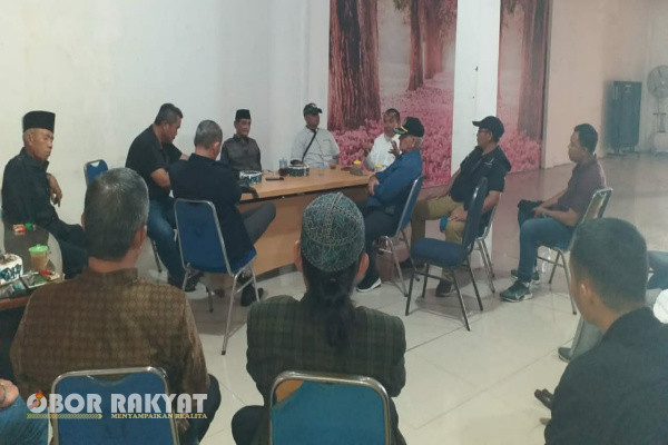 Jakarta, Obor Rakyat - Sekjen DPP Lembaga Aliansi Indonesia (LAI), T. Bustamam, menyampaikan ke pengurus cabang, yakni DPD, DPC, dan PAC mengenai Revolusi Mental tentang hak dan kewajiban bagi aparatur pemerintah, Kamis (17/4/2025).