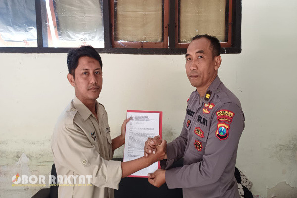 Bondowoso, Obor Rakyat – Ikatan Jurnalis TV Indonesia (IJTI) Tapal Kuda dan sejumlah jurnalis melayangkan somasi ke Kapolres Bondowoso, AKBP Harto Agung Cahyono, dan Dankompi 3 Batalyon B Brimob Polda Jatim, AKP Suprianto, Senin (5/5/2025).