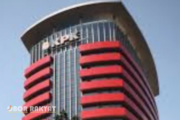 Jakarta, Obor Rakyat - Penyidik Komisi Pemberantasan Korupsi (KPK) menyita dua rumah mewah di Kota Surabaya, Jawa Timur (Jatim).