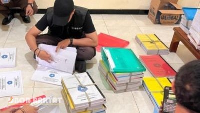 Diduga Selewengkan Dana Pendidikan, PKBM Iqro di Desa Tambakrejo Digeledah Kejari Probolinggo