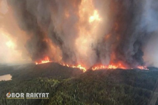 Jakarta, Obor Rakyat - Kanada kini mengumumkan keadaan darurat. Lebih dari 17.000 orang di Provinsi Manitoba, di bagian barat, dievakuasi, Rabu malam waktu setempat.