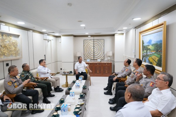 Jakarta, Obor Rakyat – Perum Bulog siap bekerjasama dengan Kepolisian Republik Indonesia (Polri) untuk mendukung ketahanan pangan nasional melalui penyerapan hasil panen jagung petani dengan target 1 juta ton.