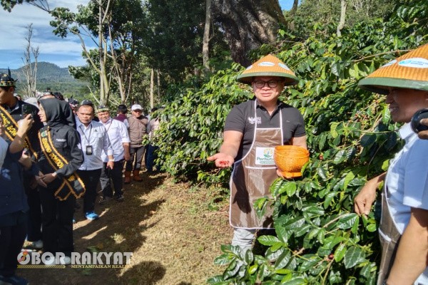 Bondowoso, Obor Rakyat - Sejalan dengan Asta Cita keenam Presiden Prabowo Subianto, "Membangun dari Desa dan dari Bawah" yang memprioritaskan pemerataan ekonomi, dan pemberantasan kemiskinan dengan memulai pembangunan dari wilayah pedesaan, berbagai inisiatif strategis terus digulirkan.