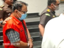 Terjerat Kasus “Gratifikasi” Proyek Pemerintah, Eks Kabid Jalan dan Jembatan DPUBMP Kota Surabaya Ditahan Kejati Jatim