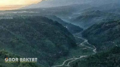 Menjelajahi “Amazon Van Java” Pesona Eksotis Sungai Dhelubeng di Bondowoso yang Tersembunyi