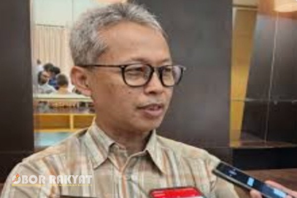 Bondowoso, Obor Rakyat – Pemerintah Kabupaten (Pemkab) Bondowoso terus menunjukkan komitmennya dalam meningkatkan kesejahteraan petani. Melalui Dinas Pertanian dan Ketahanan Pangan (DPKP), kini hadir Klinik Pertanian Bondowoso, sebagai pusat layanan terpadu untuk menyelesaikan berbagai permasalahan di sektor pertanian.