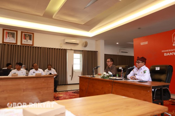 Banyuwangi, Obor Rakyat – Kabupaten Banyuwangi kembali menjadi sorotan nasional. Kali ini, berkat keberhasilannya dalam menerapkan sistem pengelolaan sampah berbasis sirkular yang dinilai efektif dan bernilai ekonomis.