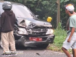 Mobil Dinas Pemkab Bondowoso Terlibat Kecelakaan di Pal 9, Tiga Orang Luka-Luka