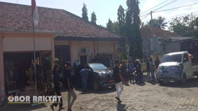 Ratusan Warga Desa Padasan Bondowoso Kawal Pengambilan SK Plt Kades, Sambut Harapan Baru Pemerintahan Desa