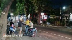 Pengendara Terjatuh Akibat Jalan Berlubang di Bondowoso, Aktivis Desak Pemda Segera Bertindak