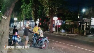 Pengendara Terjatuh Akibat Jalan Berlubang di Bondowoso, Aktivis Desak Pemda Segera Bertindak