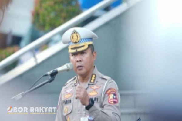 Jakarta, Obor Rakyat – Korps Lalu Lintas (Korlantas) Polri menegaskan komitmennya dalam mendukung program nasional Indonesia Menuju Zero Over Dimension dan Over Load (ODOL). Tahap peringatan akan dimulai pada 1 Juli 2025, menyusul masa sosialisasi yang telah berlangsung sejak awal Juni.