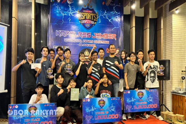 Jember, Obor Rakyat – Dalam rangka memperingati Hari Ulang Tahun (HUT) Bhayangkara ke-79, Polres Jember menggelar turnamen esports yang memperlombakan dua game populer, yakni Free Fire dan Mobile Legends.