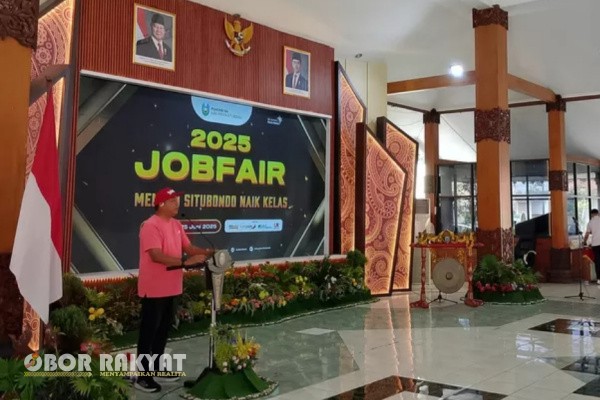 Situbondo, Obor Rakyat – Pemerintah Kabupaten (Pemkab) Situbondo, Jawa Timur, menggelar Job Fair 2025 sebagai langkah strategis menekan Tingkat Pengangguran Terbuka (TPT) dan menjawab aspirasi masyarakat terkait minimnya lapangan kerja.