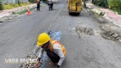 Pemkab Bondowoso Tambal Jalan Berlubang di Perkotaan, Warga Apresiasi Langkah Cepat Dinas BSBK