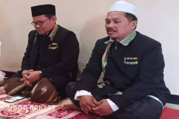 Bondowoso, Obor Rakyat – Dalam rangka menyambut Tahun Baru Islam 1 Muharram 1447 Hijriah, Forum Komunikasi Diniyah Takmiliyah (FKDT) Kabupaten Bondowoso menggelar kegiatan doa bersama, pembacaan Rotibul Haddad, dan Khotmil Qur’an secara serentak di seluruh Madrasah Diniyah (Madin) se-Kabupaten Bondowoso, Sabtu (28/6/2025).